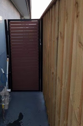 Gate